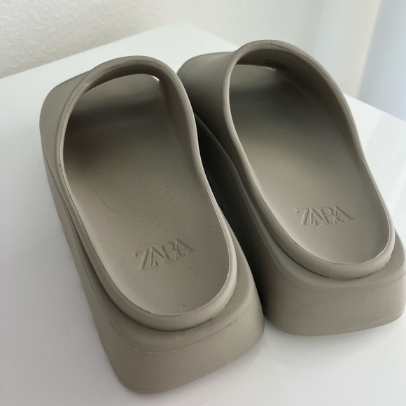 Zara Taupe Slide Sandals - Picture 4 of 6